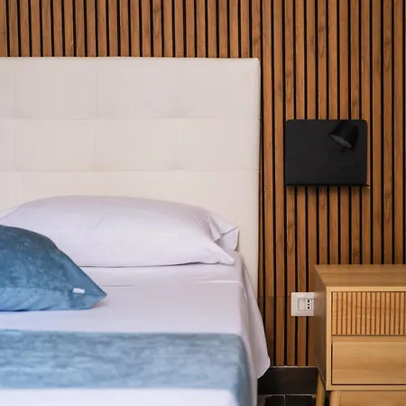 Napoli Central Stay Πανσιόν 3*