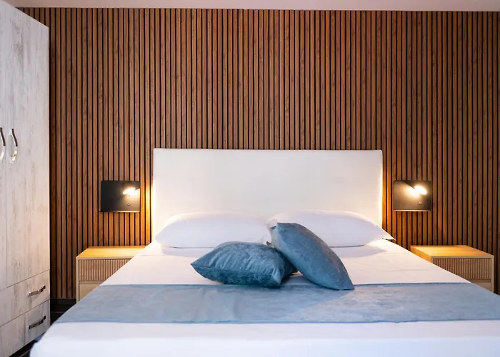 Napoli Central Stay Πανσιόν 3*