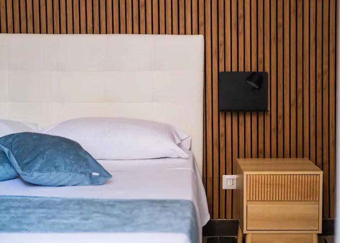 Napoli Central Stay Πανσιόν 3*