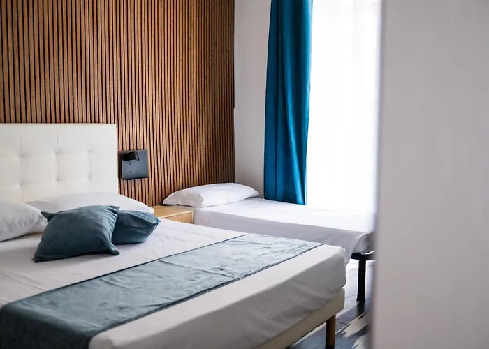 Πανσιόν Napoli Central Stay 3*