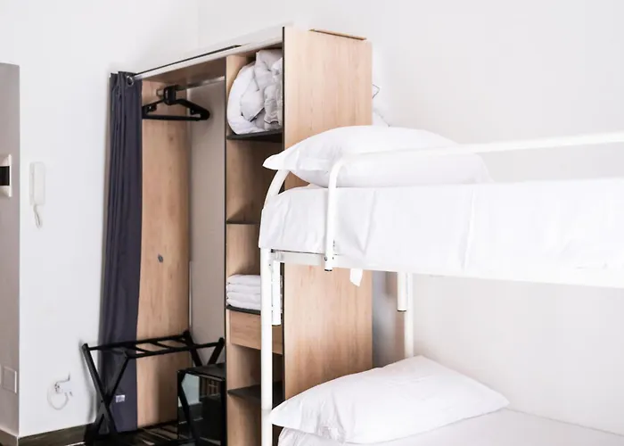 Napoli Central Stay Πανσιόν