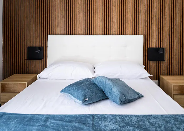 Πανσιόν Napoli Central Stay 3*