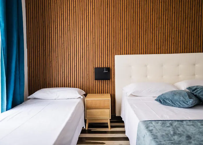 Πανσιόν Napoli Central Stay 3*