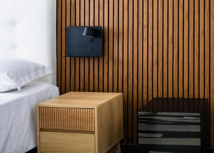 Napoli Central Stay 3* Νάπολη