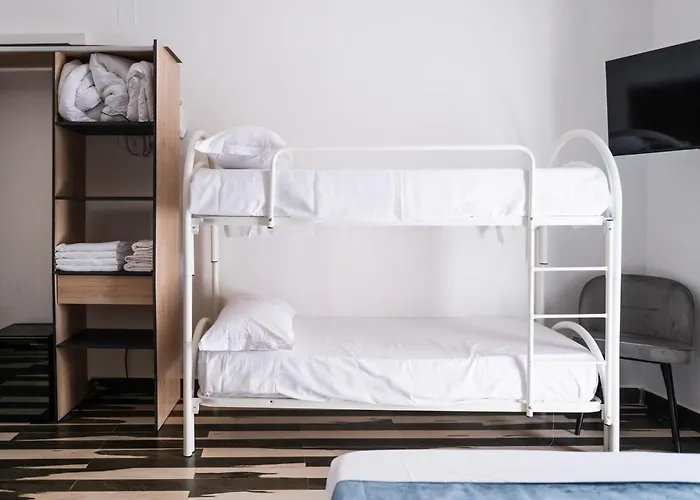 Napoli Central Stay 3* Νάπολη